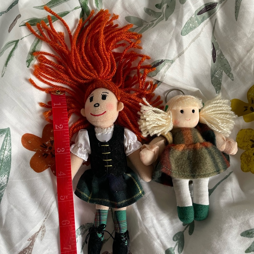 Colorful Irish Doll Set with Red and Green Outfits - Picture 6 of 6